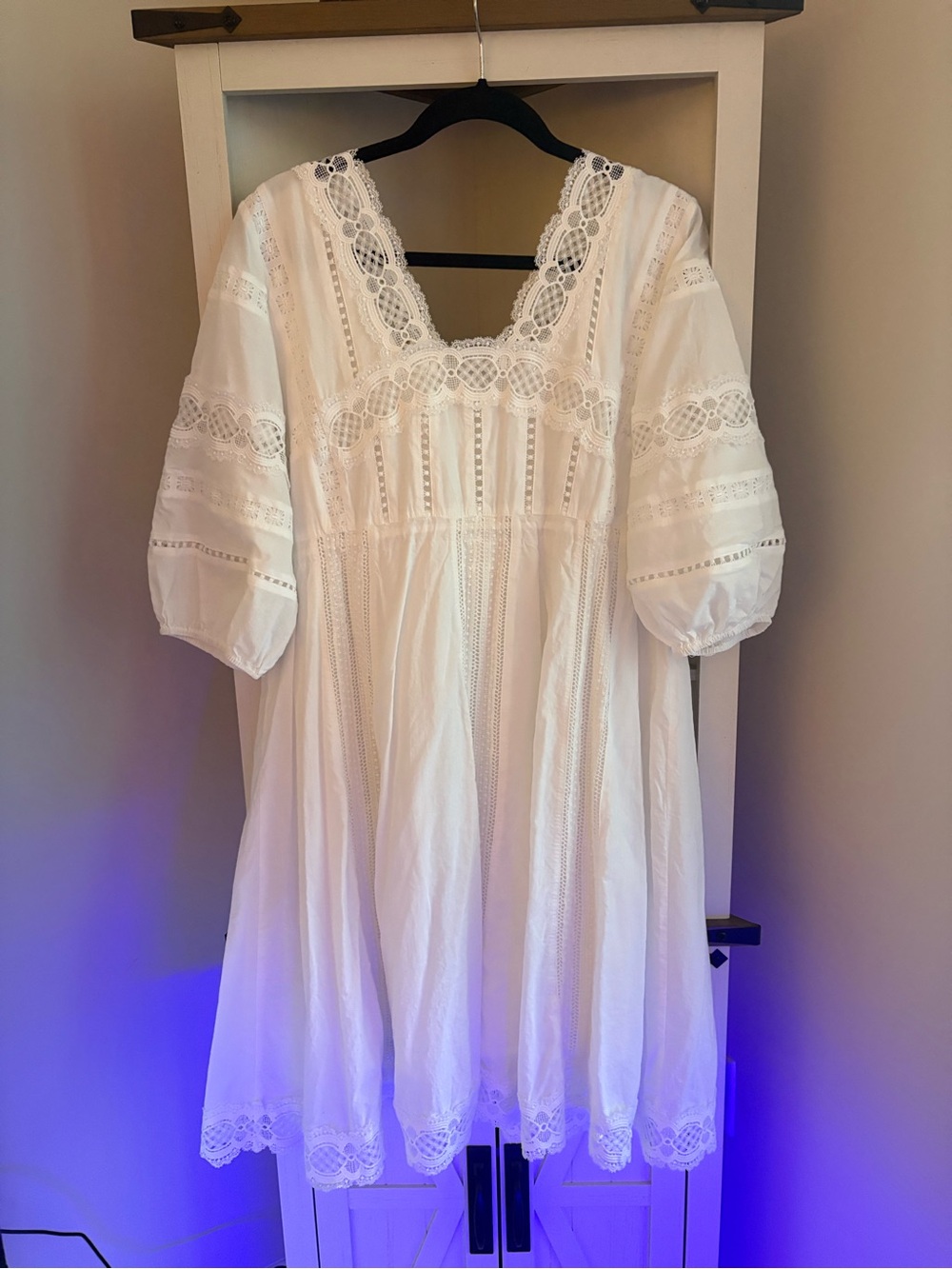 Women's White Lace-Trim Mini Dress - Boho V-Neck